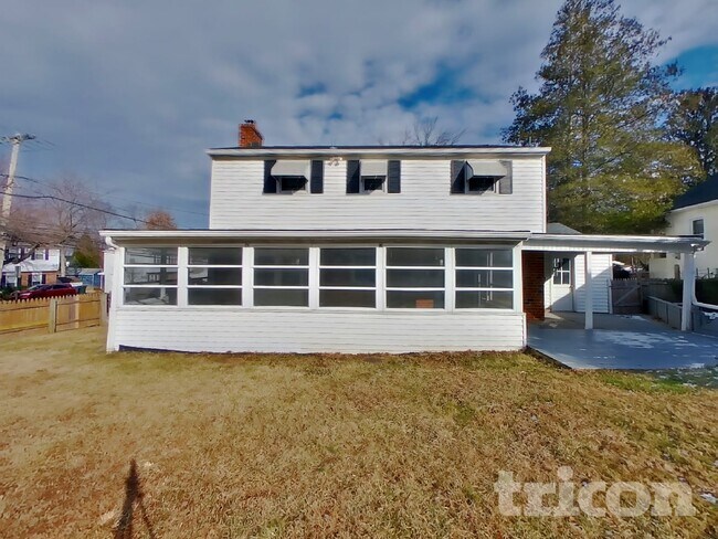 Building Photo - 2840 Mt Vernon Ave