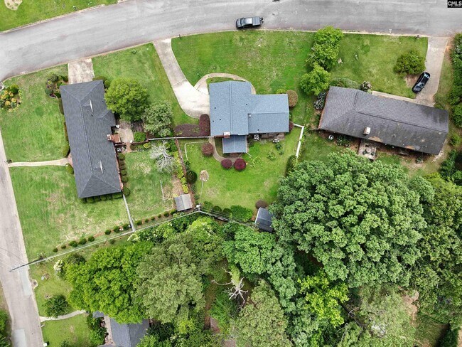 Building Photo - 625 Challedon Dr
