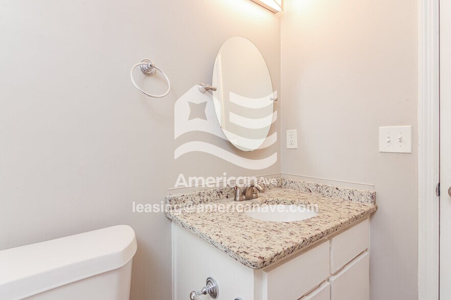 Building Photo - 5828 Cameo Ct