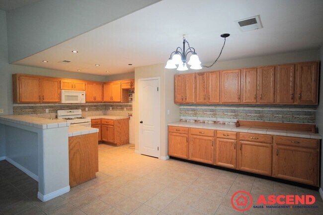 Building Photo - Lovely Home in Northwest Bakersfield