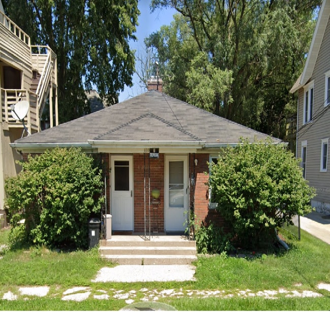 Building Photo - 1110 17th Ave