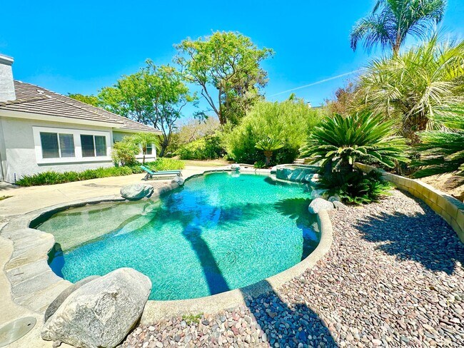 Building Photo - 4286 La Canada Rd