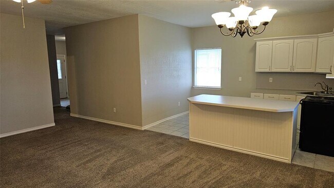 Building Photo - 16 Brenda Ln