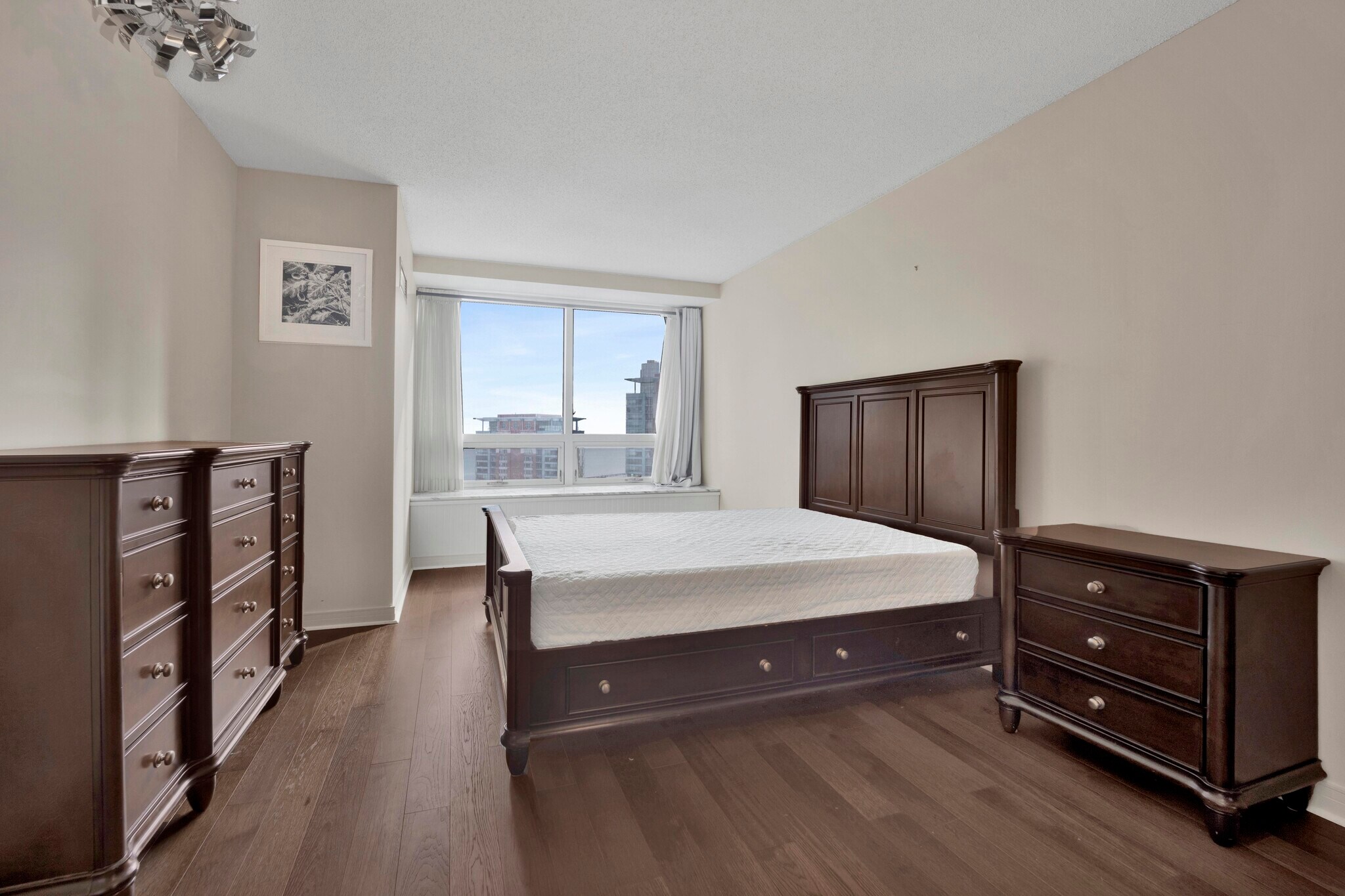 Building Photo - 512 N McClurg Ct