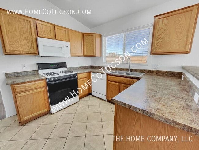 Building Photo - 7622 W August Moon Pl