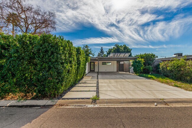 Building Photo - Beautiful Home available to lease!