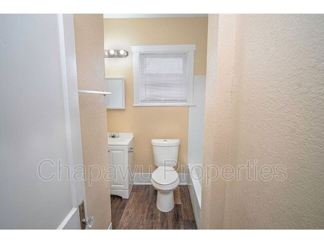 Building Photo - 1101 Gibbs St