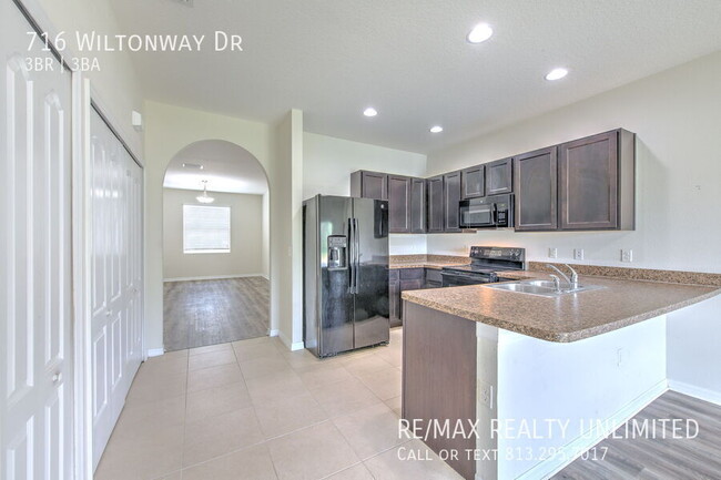 Building Photo - 716 Wiltonway Dr