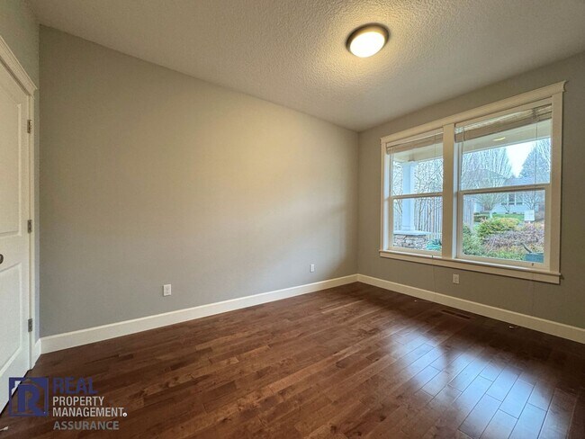 Building Photo - 650 NW Willow Glen Pl