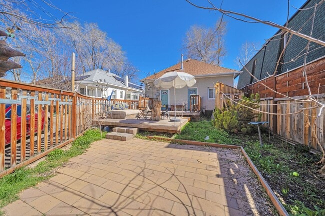 Building Photo - 712 S 900 E