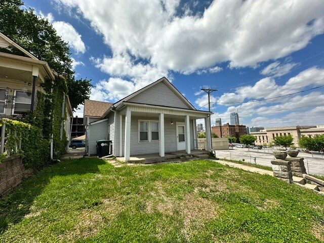 Building Photo - 1116 S 9th St
