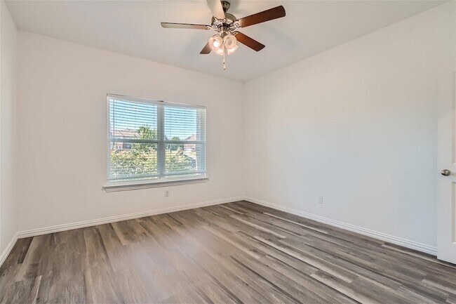 Building Photo - 7352 Parkside Place Drive