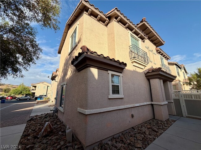 Building Photo - 930 Wembly Hills Pl