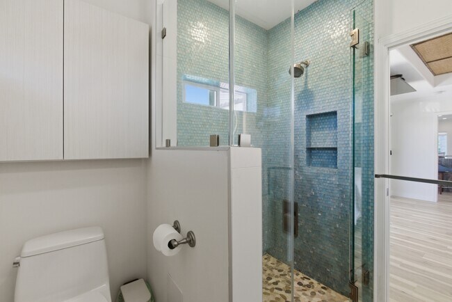 Building Photo - 357 Kualono Pl