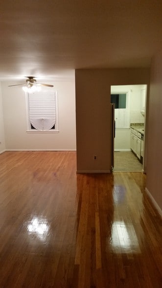 Spaciouse Dining Area - 69 Watkins Park Dr