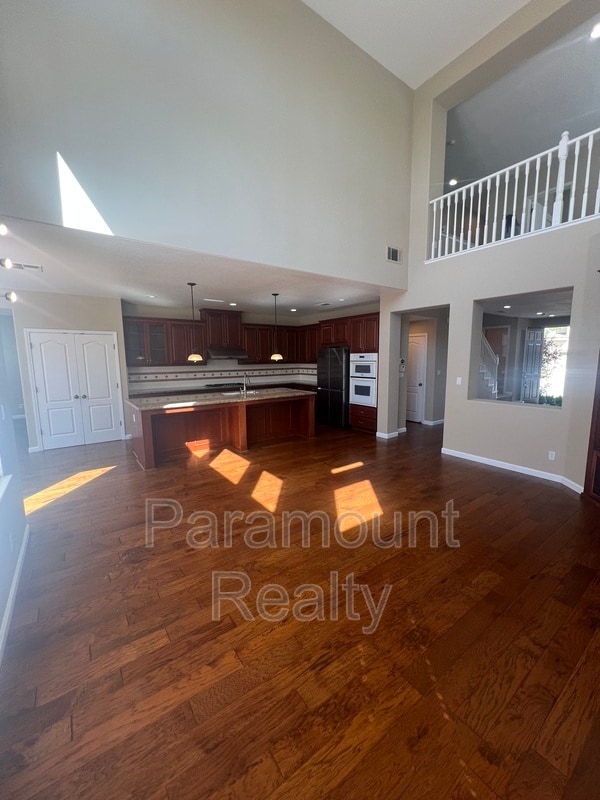 Building Photo - 612 Carrington Ct