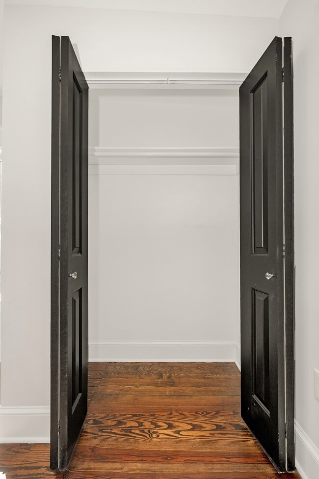 Building Photo - 617 N Maxwell Ave