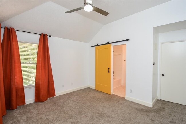 Building Photo - 138 Willowwood Cir