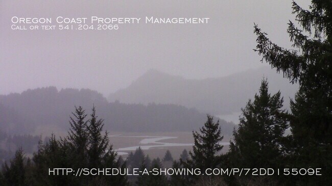 Building Photo - Gorgeous View 3 Bedroom House