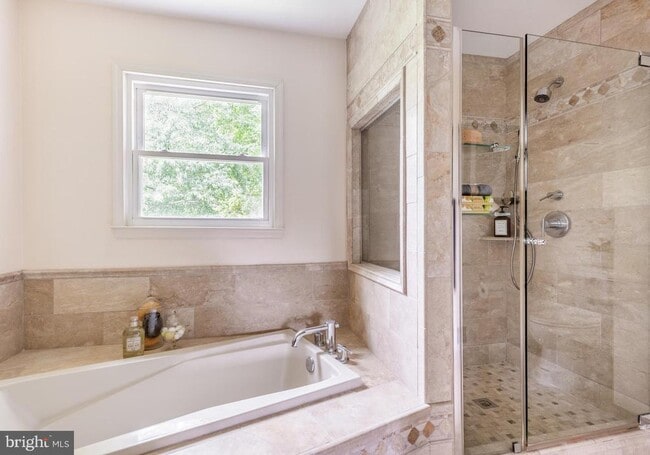 Building Photo - 9815 Wintercress Ct
