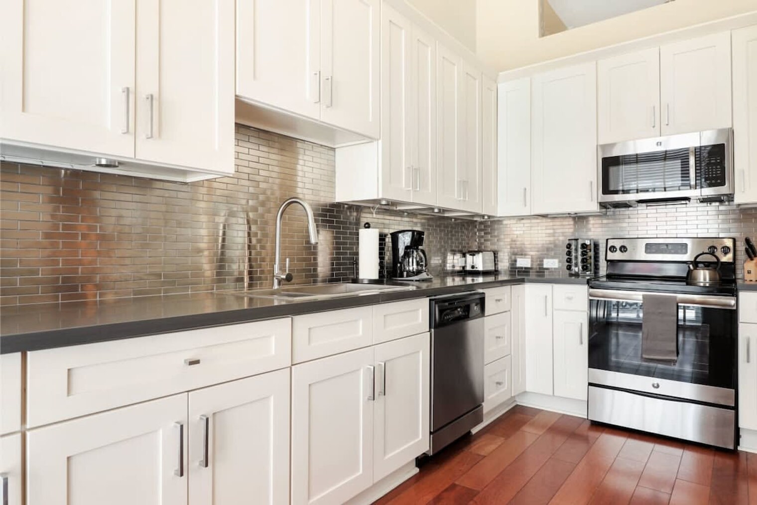 Building Photo - 822 Perdido St