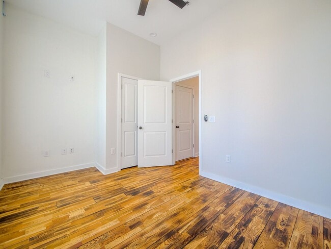 Building Photo - Three Bedroom Modern Olde Kensington Condo with Roofdeck