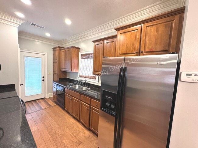 Building Photo - 3BR/3BA For Rent