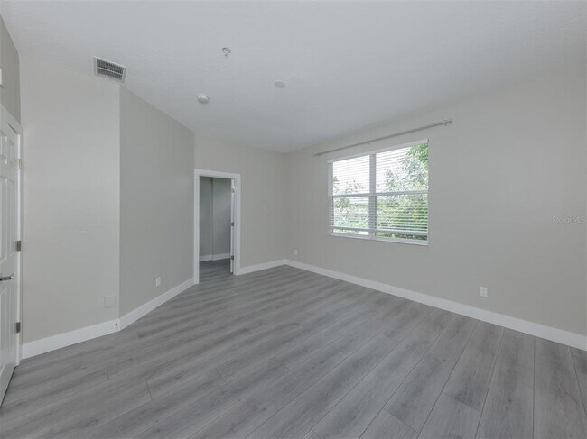 Building Photo - 3941 Yellowstone Cir