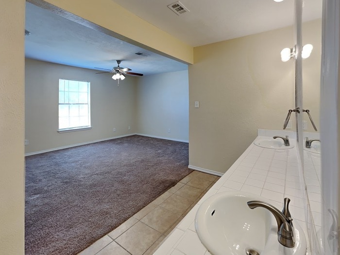 Building Photo - 7621 Pebble Beach Dr