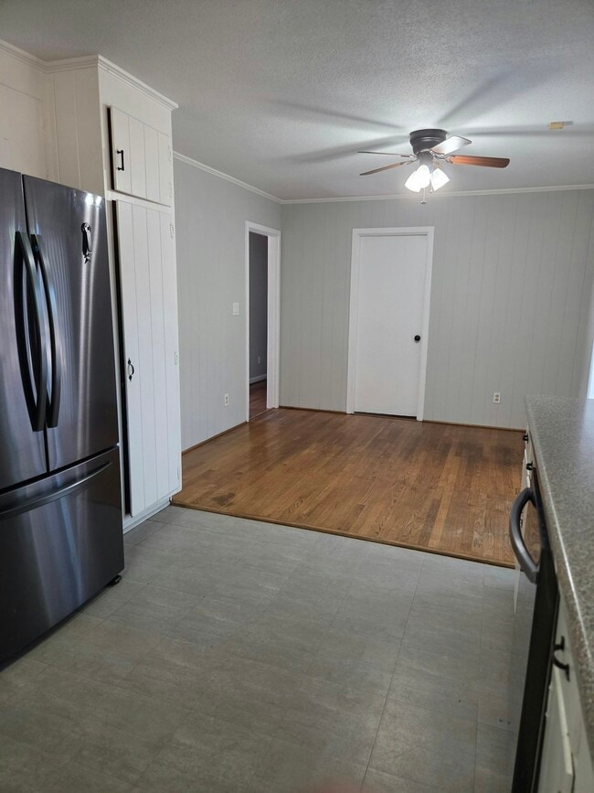 Building Photo - 741 Galloway Dr