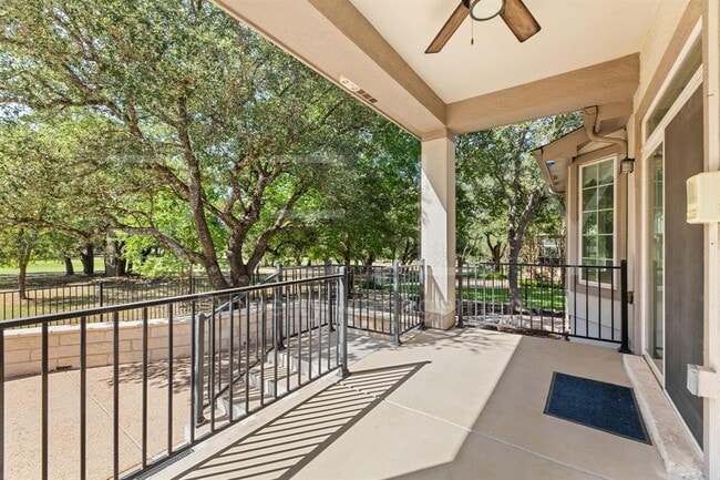 Building Photo - 808 Armstrong Dr