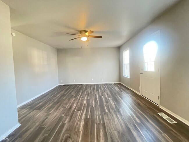 Building Photo - 5225 E 34th St