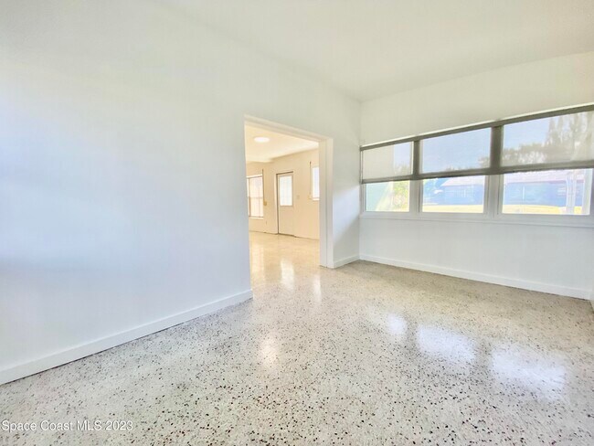 Building Photo - 480 Alice Dr