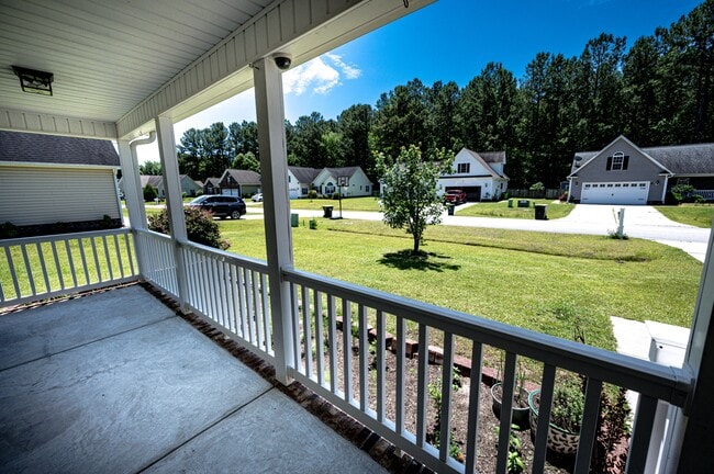 Building Photo - 202 Croatan Woods Dr