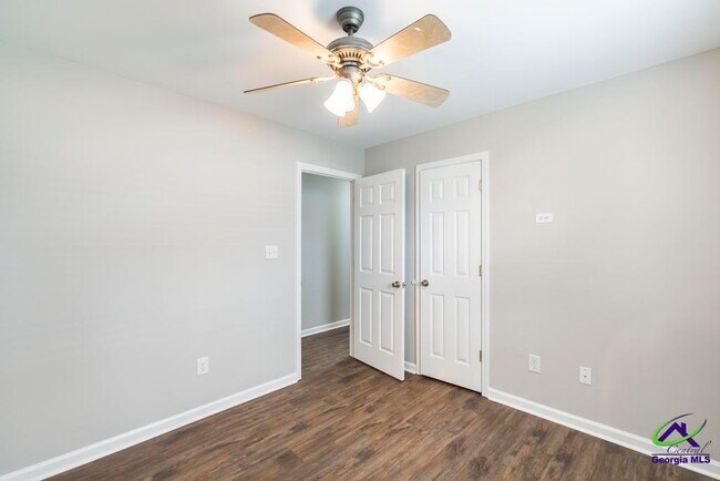 Building Photo - 200 Stirling Bridge Dr