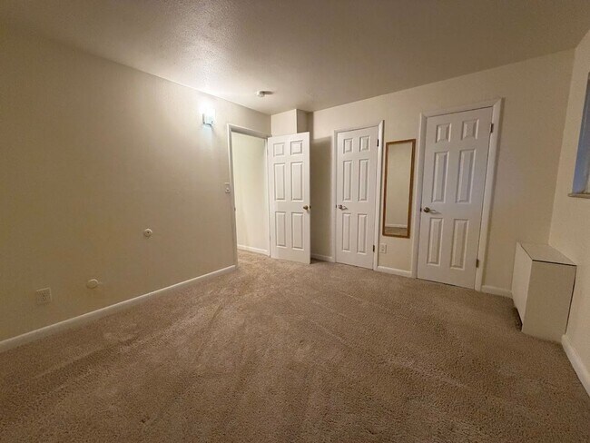 Building Photo - 3161 Madison Ave