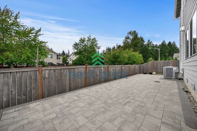 Building Photo - 5 Bed and 2.75 Bath, Spacious Maple Valley Home with Office, Loft & 2-Car Garage Available for Rent!