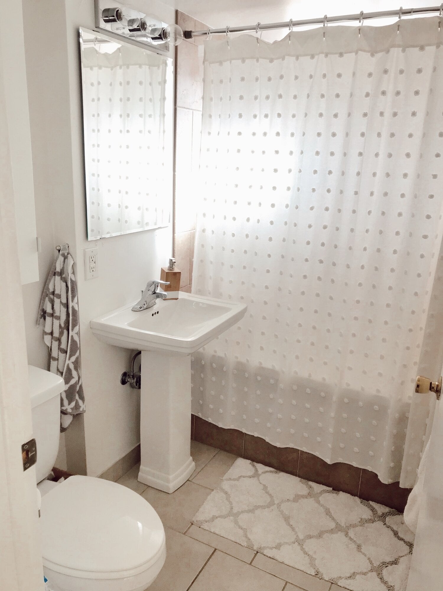 Building Photo - 820 Bourdeaux Dr