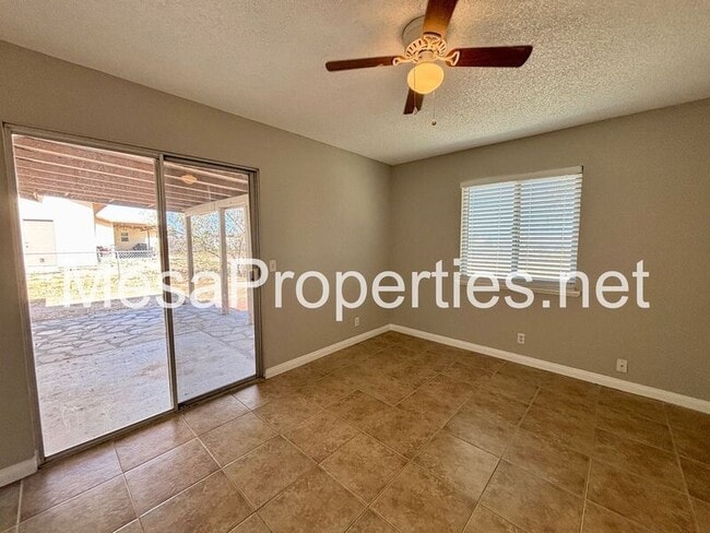 Building Photo - 19158 Live Oak St