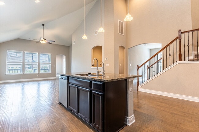 Building Photo - 27462 Paraiso Sands