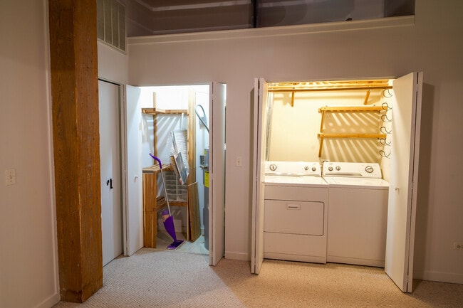 Building Photo - 701 W Jackson Blvd