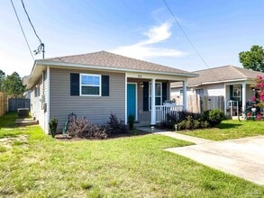 Building Photo - 8921 Camshire Cir