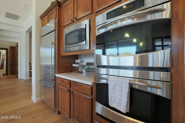 Building Photo - 9973 E Edgestone Dr