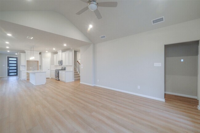 Building Photo - 21859 Fitzroy Mnr Ln