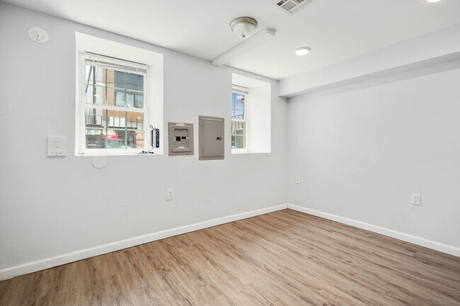 Primary Photo - 34-40-40 48th St