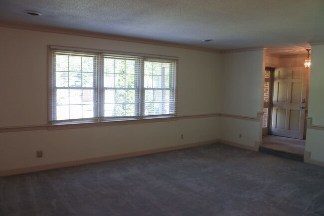 Building Photo - 1409 Chesnee Dr