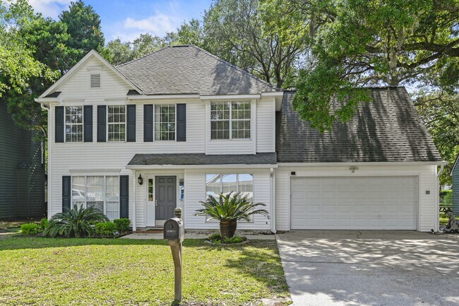 Building Photo - 1382 Center Lake Dr