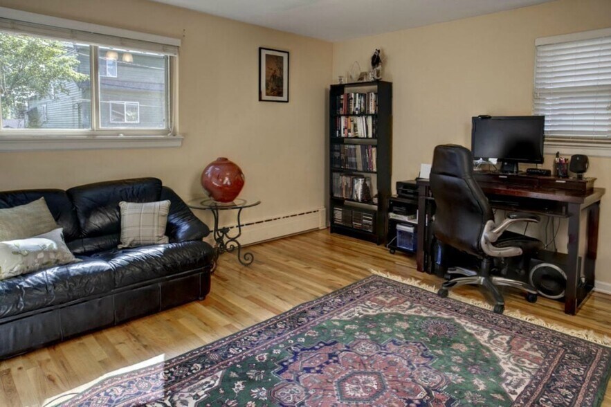 Building Photo - 8520 19th Ave NW