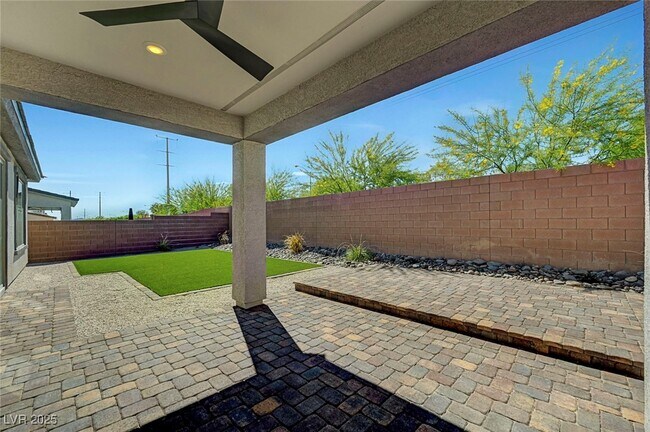Building Photo - 5477 Vespertine Moon Ave
