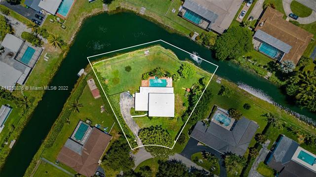 Building Photo - 11401 SW 72nd Plz